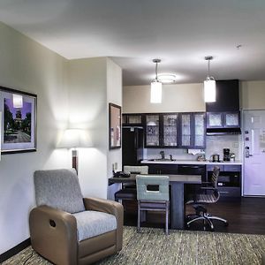 One-Bedroom King Suite