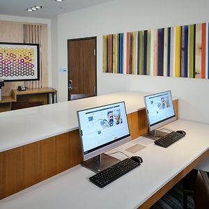 Holiday Inn Express & Suites - Medford By Ihg