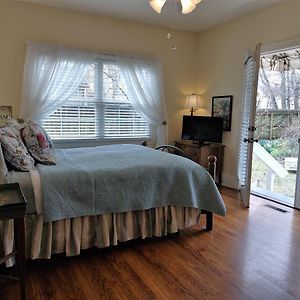 One-Bedroom Cottage