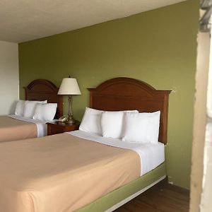 Relax Inn & Suites