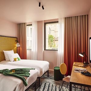 Medium Twin Room