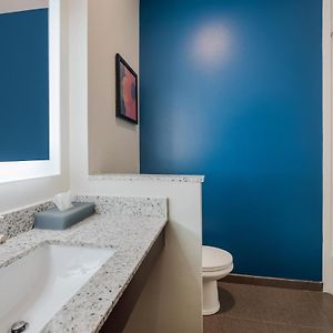 King Room Mobility accessible