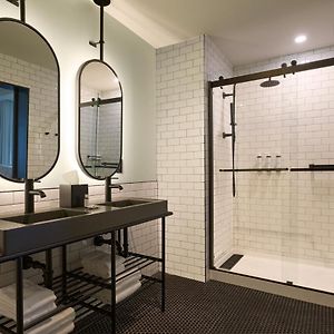 Oceanfront King Suite