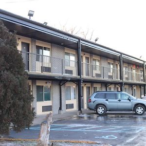Travelodge By Wyndham Livonia Canton Novi Detroit Area
