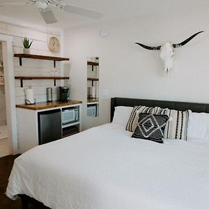 Downtown Studio 3 At Beer Ranch Project Inn