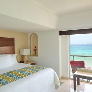 Master One-Bedroom Oceanfront King Suite