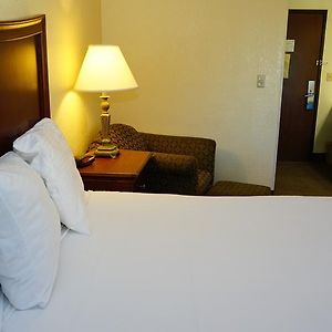 Queen Room Mobility or hearing accessible