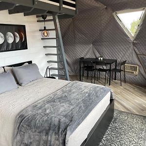 Deluxe Queen Suite