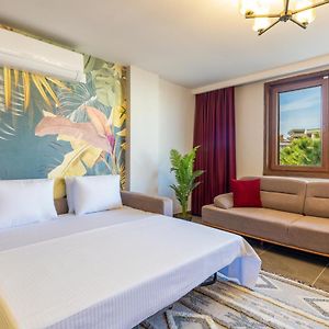 Luxury One-Bedroom Apartment