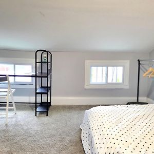 Budget Bed Room Near Downtown Inner Harbor W Free Parking