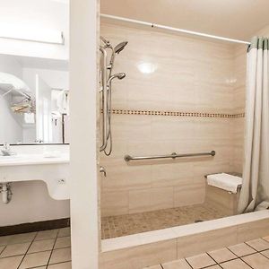 King Room Mobility accessible