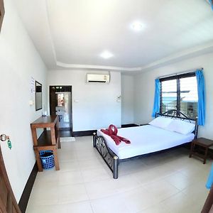 Budget King Room