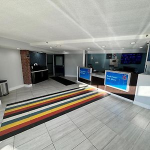 Studio 6 Suites East Syracuse Airport