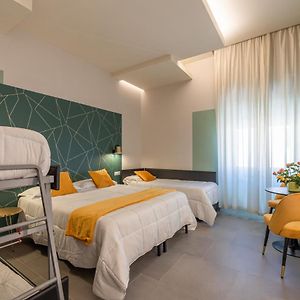 Quintuple Room