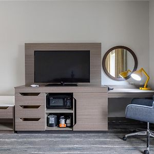 Queen Room Mobility accessible