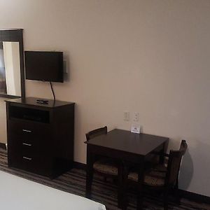 Superior  Queen Room Disability Access