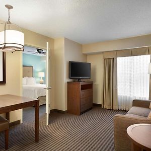 Queen Suite Mobility accessible
