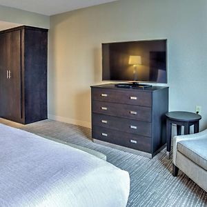 One-Bedroom King Suite