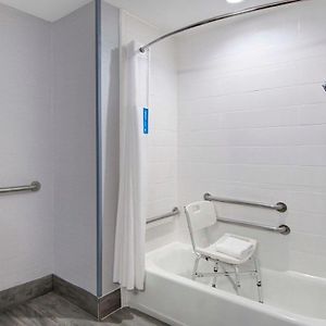 King Room Mobility accessible