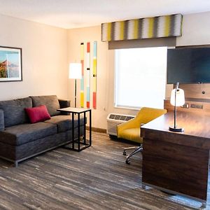 One-Bedroom King Suite