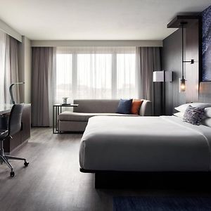 Corner King Room