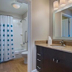 One-Bedroom King Suite