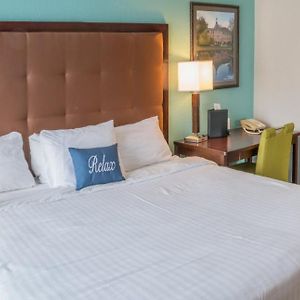 Premier King Suite