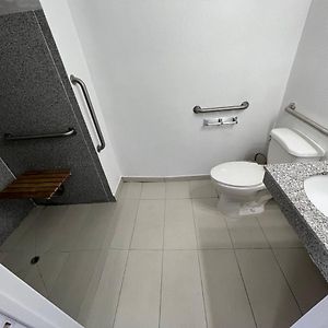King Room Mobility or hearing accessible