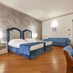 Premium King Room