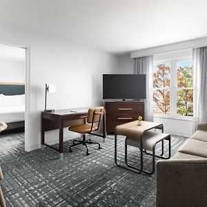 One-Bedroom King Suite