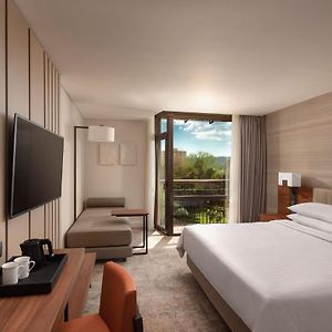 Signature King Guest Room