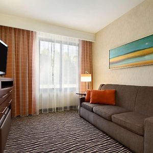 One-Bedroom King Suite Hearing accessible