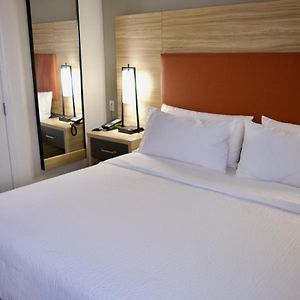 One-Bedroom King Suite