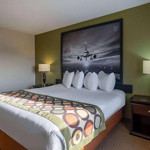 Queen Room Mobility or hearing accessible