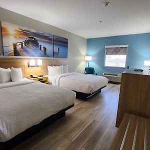 Deluxe  Queen Room Disability Access