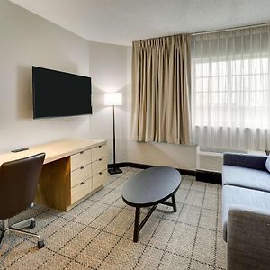 One-Bedroom Queen Suite Mobility accessible