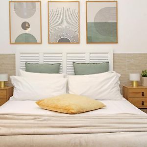 Opera Inn Suites - Rooms And Apartments