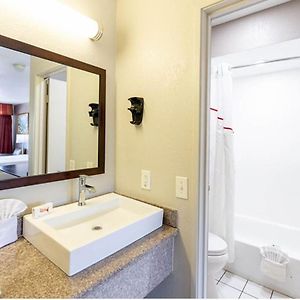 Deluxe  Queen Room Disability Access