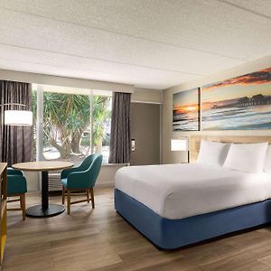 Days Inn By Wyndham Cocoa Beach Port Canaveral