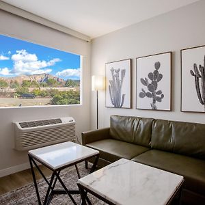 Mini King Suite