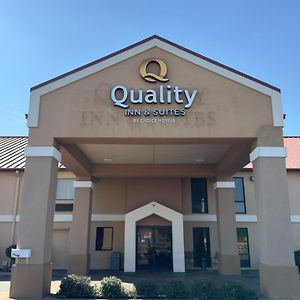 Quality Inn & Suites Pine Bluff