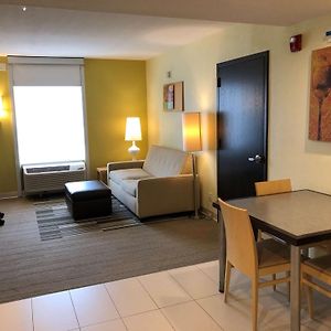 One-Bedroom King Suite
