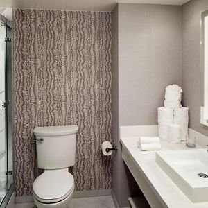 One-Bedroom King Suite