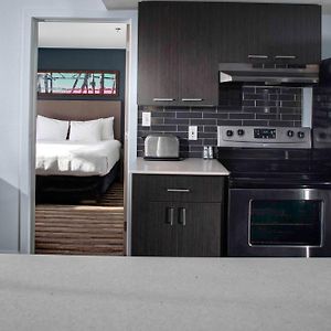 One-Bedroom King Suite