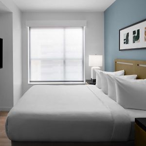 One-Bedroom King Suite