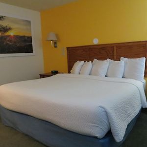 King Room Mobility or hearing accessible