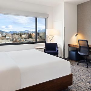 Tradition King Guest Room