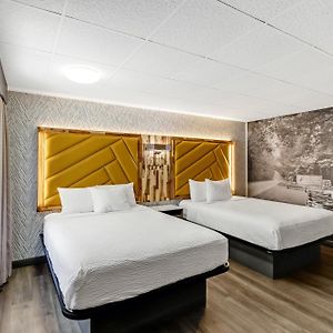 Family Queen Room