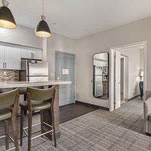 One-Bedroom King Suite