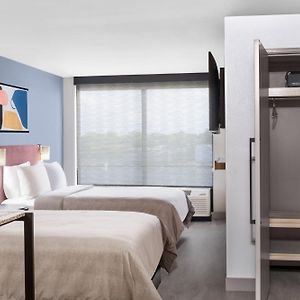 Executive Queen Room